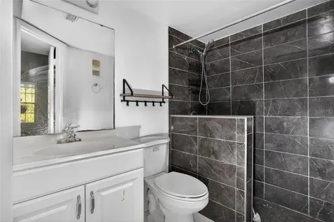 5916 Village Circle Orlando FL 32822