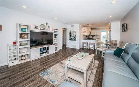2 Causeway Boulevard Dunedin FL 34698