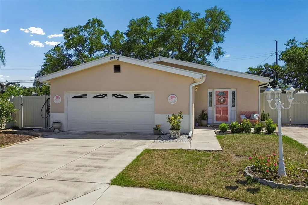 10572 Blossom Lake Drive Seminole FL 33772