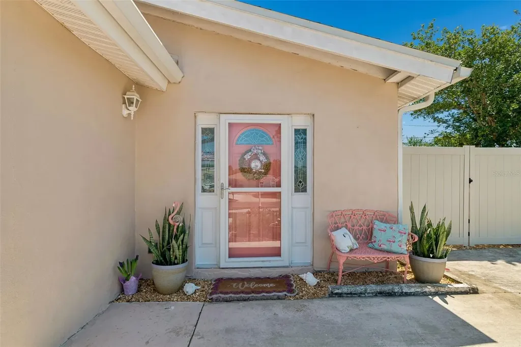 10572 Blossom Lake Drive Seminole FL 33772