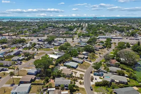 10572 Blossom Lake Drive Seminole FL 33772