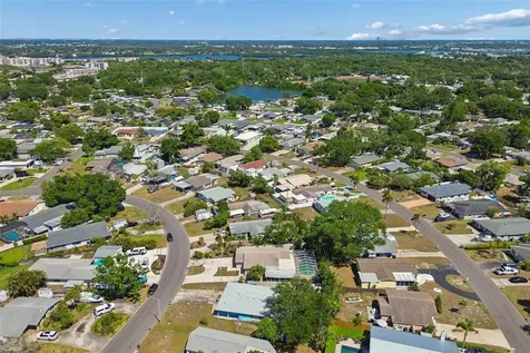 10572 Blossom Lake Drive Seminole FL 33772