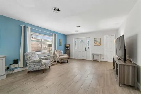 10572 Blossom Lake Drive Seminole FL 33772