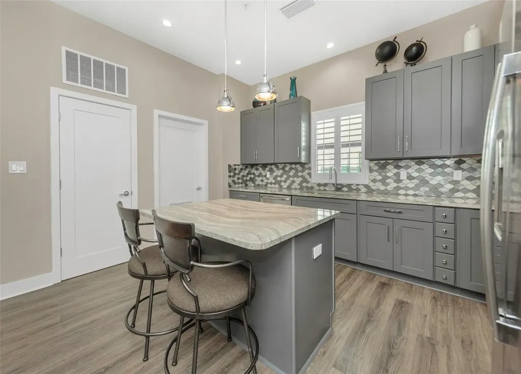 946 Highland Avenue Dunedin FL 34698
