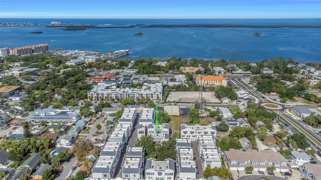 946 Highland Avenue Dunedin FL 34698