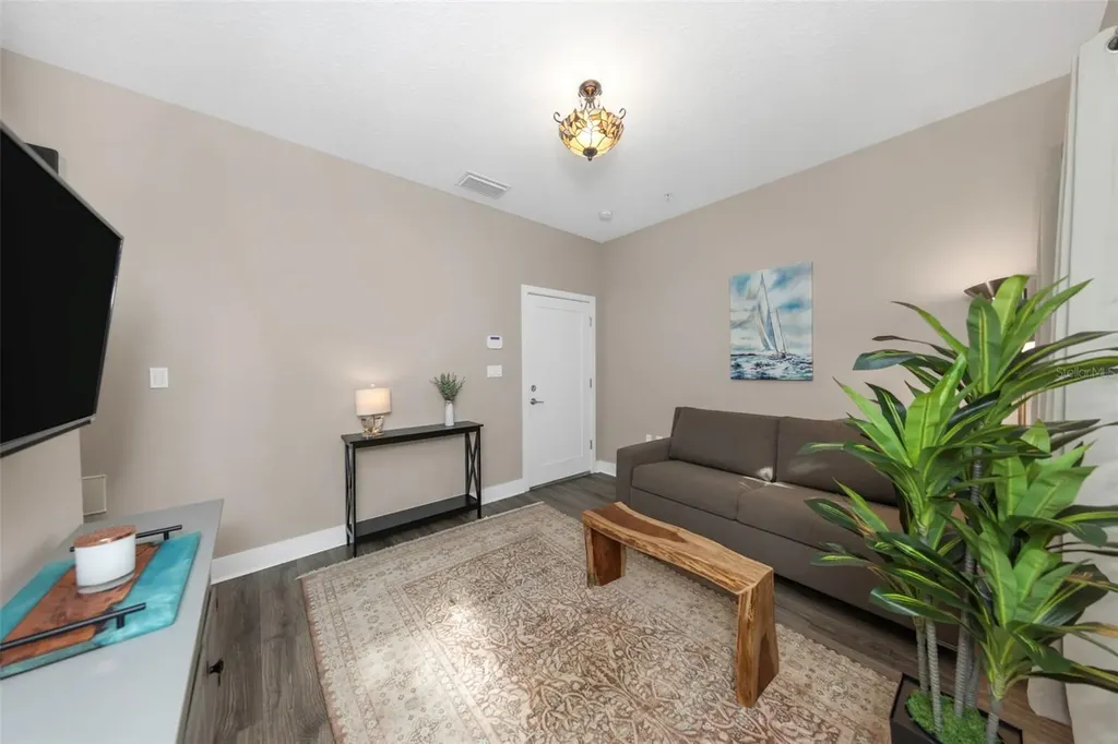 946 Highland Avenue Dunedin FL 34698