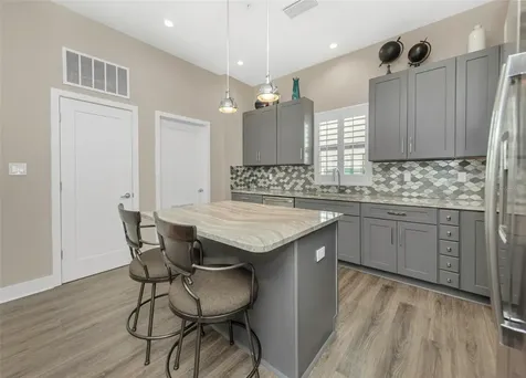 946 Highland Avenue Dunedin FL 34698