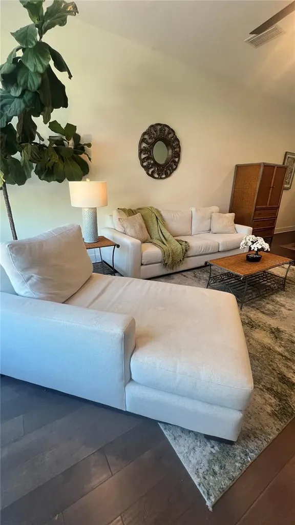 130 8th Street N St Petersburg FL 33701