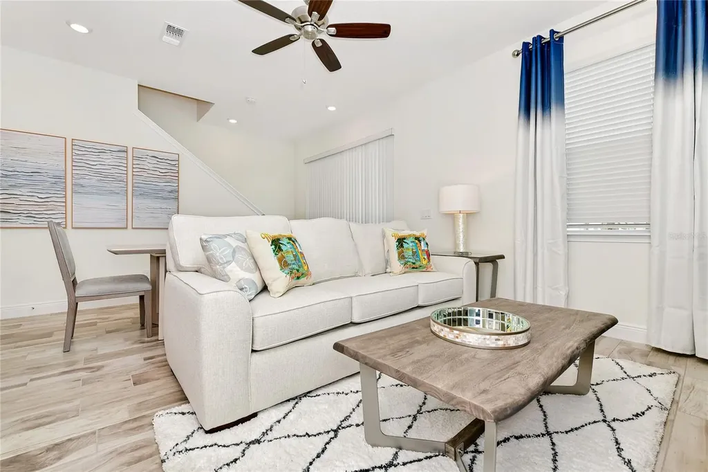 2956 On The Rocks Kissimmee FL 34747