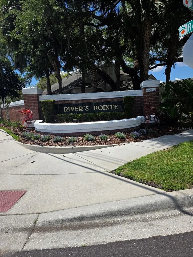 2930 Rivers End Road Orlando FL 32817