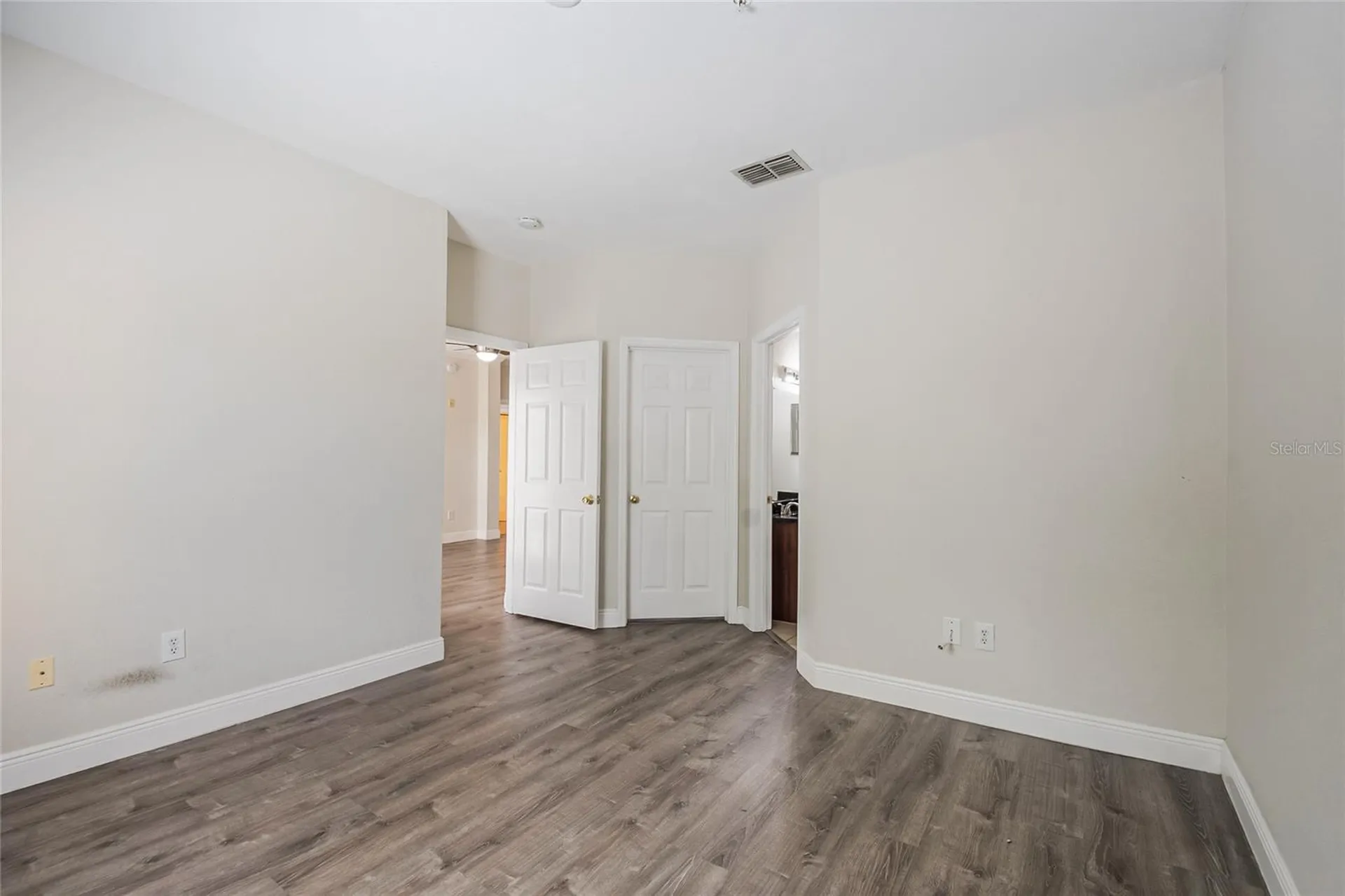 3611 Conroy Road Orlando FL 32839