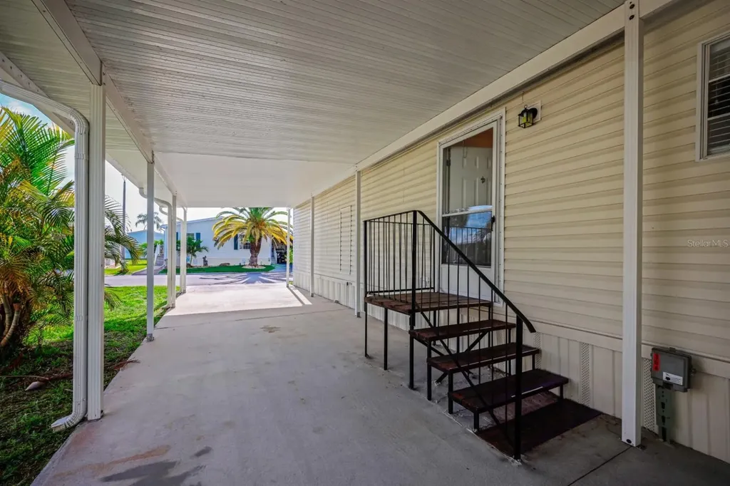 2100 Kings Highway Port Charlotte FL 33980