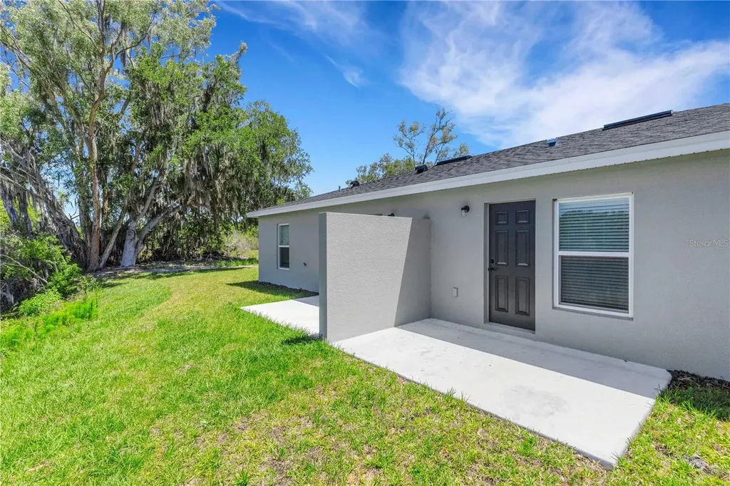 902 / 904 Captiva Point Lakeland FL 33801