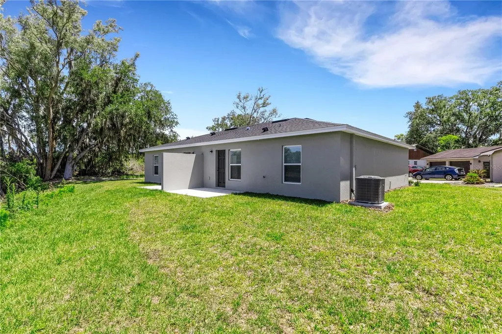 902 / 904 Captiva Point Lakeland FL 33801