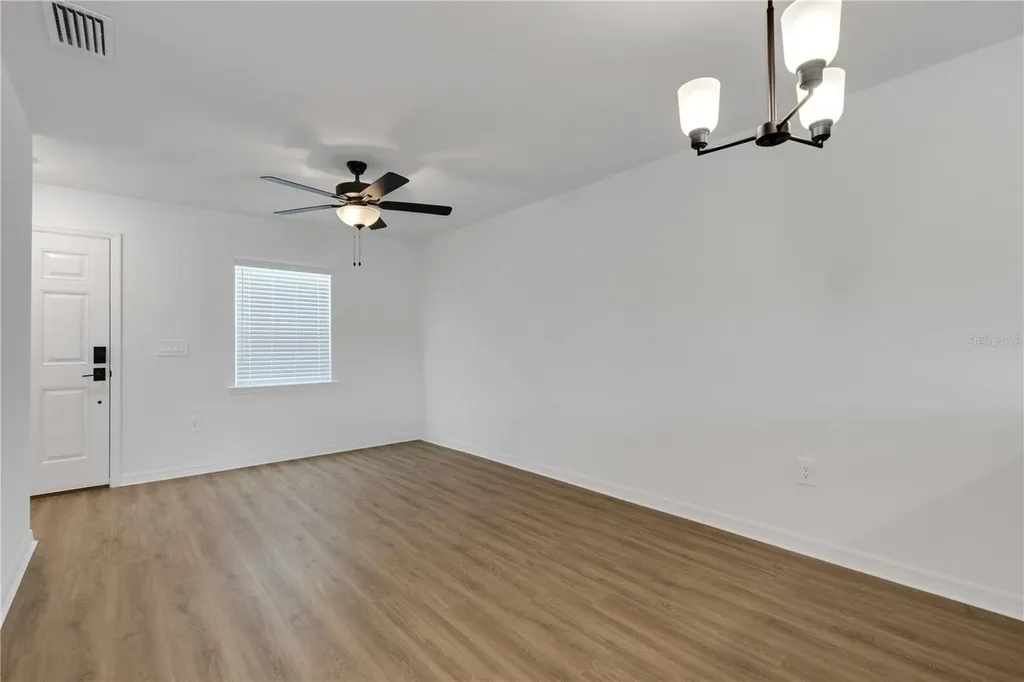 902 / 904 Captiva Point Lakeland FL 33801