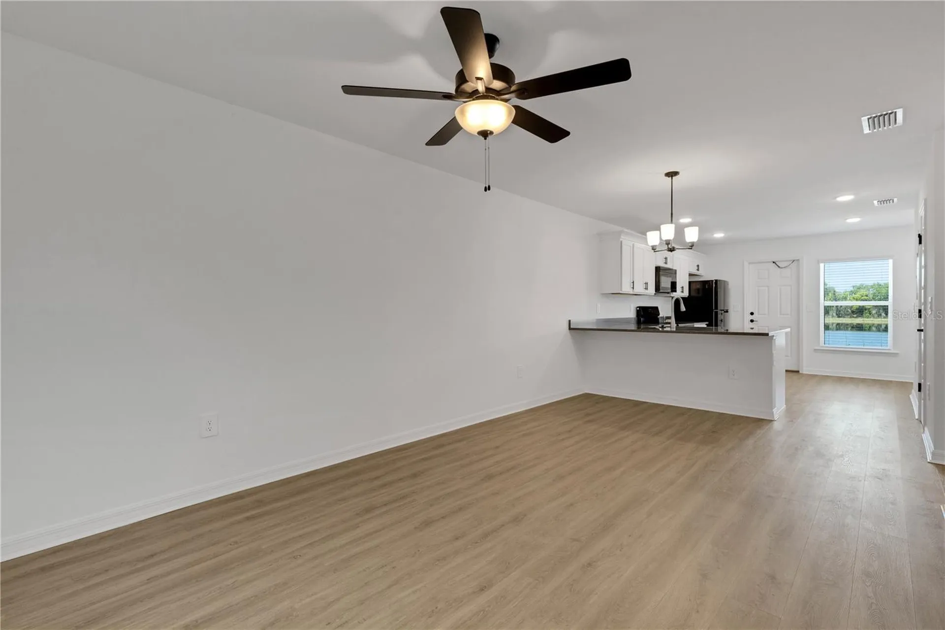 902 / 904 Captiva Point Lakeland FL 33801