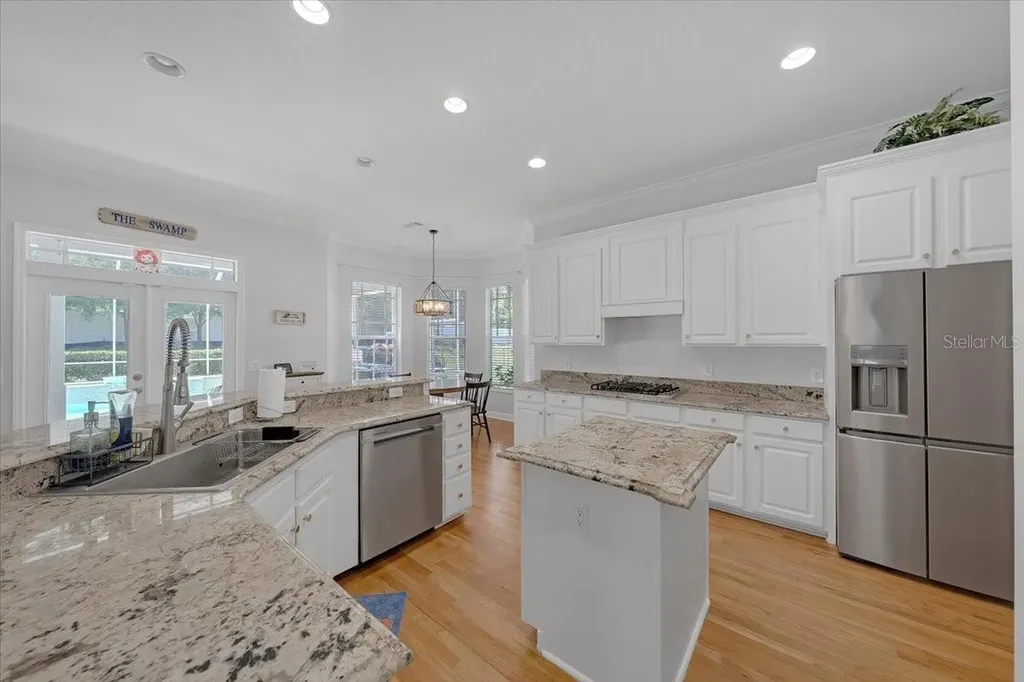 5913 Flatwoods Manor Circle Lithia FL 33547