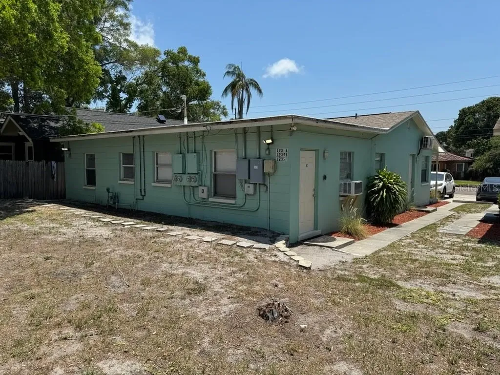 1235 22nd Avenue S St Petersburg FL 33705