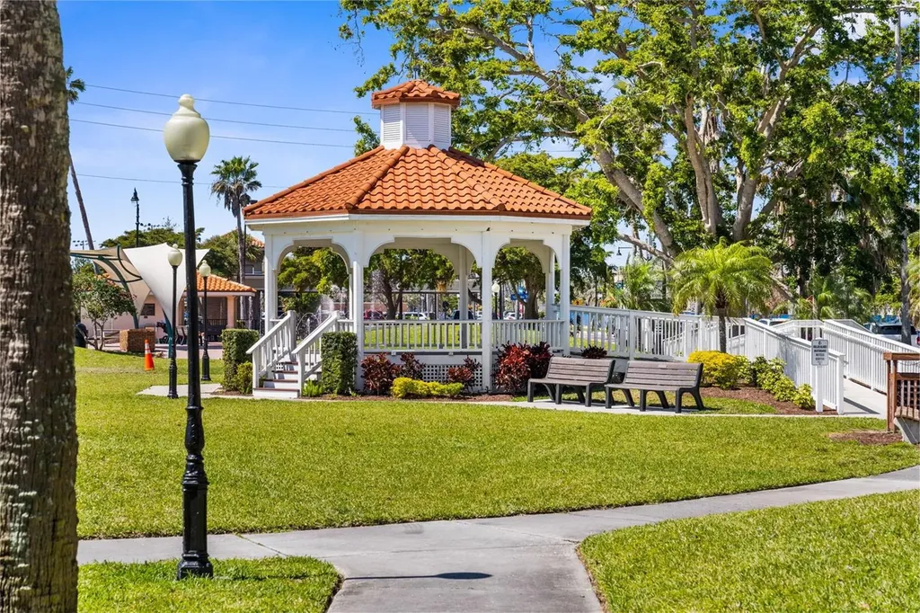 1150 Tarpon Center Drive Venice FL 34285