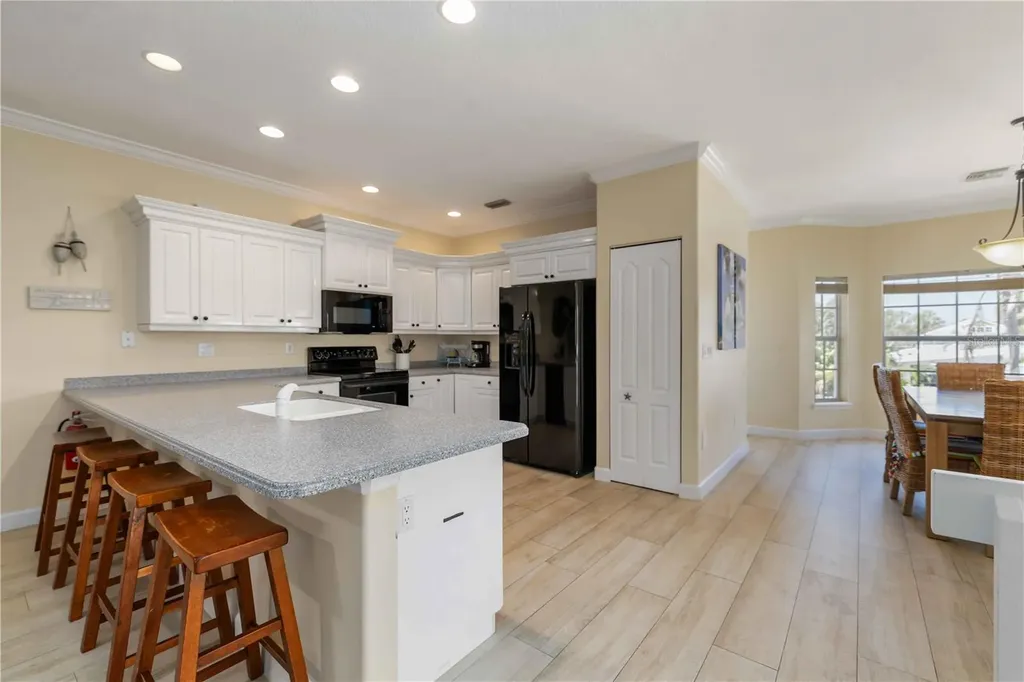 215 81st Street Holmes Beach FL 34217