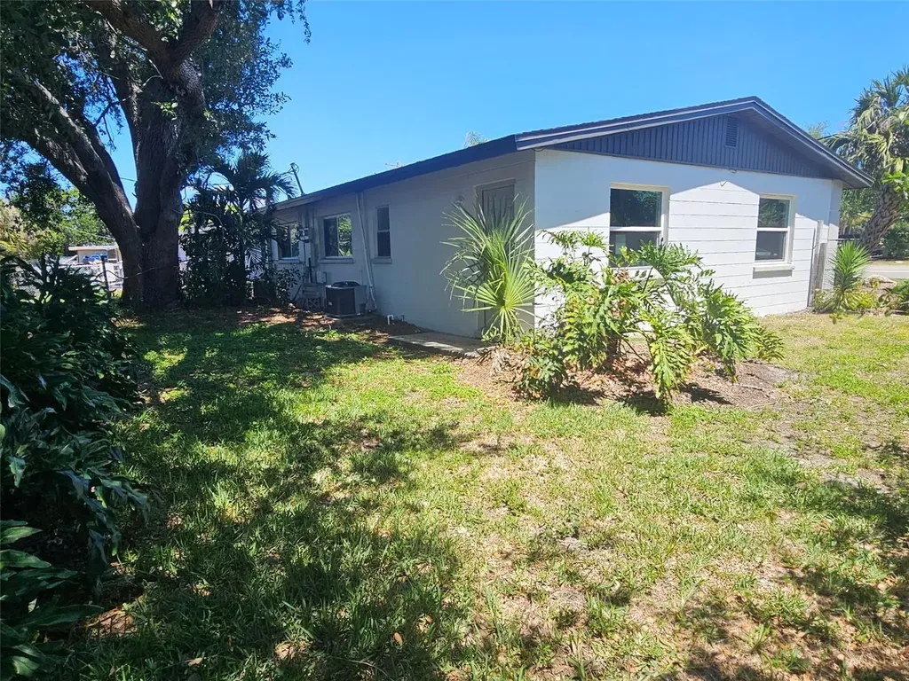 4118 59th Street W Bradenton FL 34209