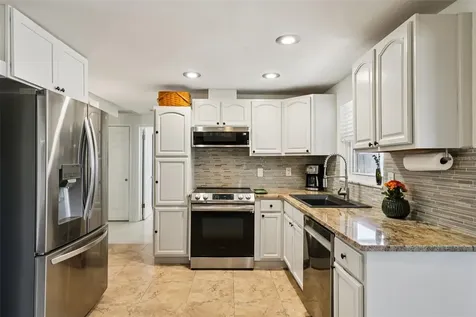 4201 Beacon Square Drive Holiday FL 34691