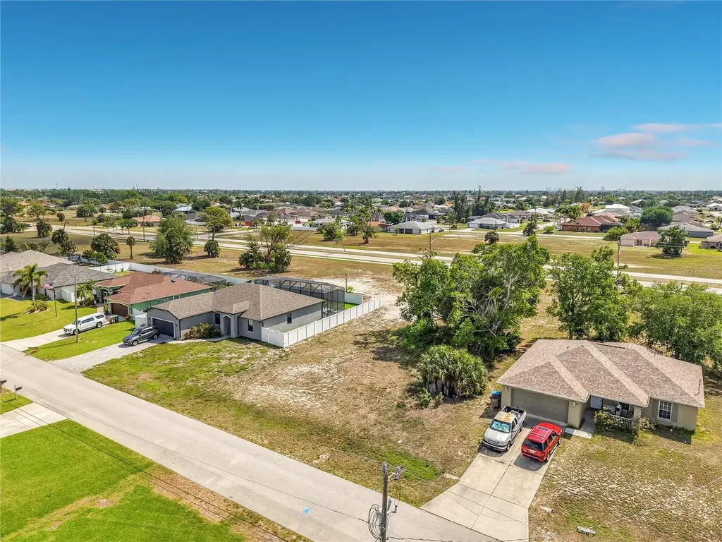 1305 SW 8th Place Cape Coral FL 33991