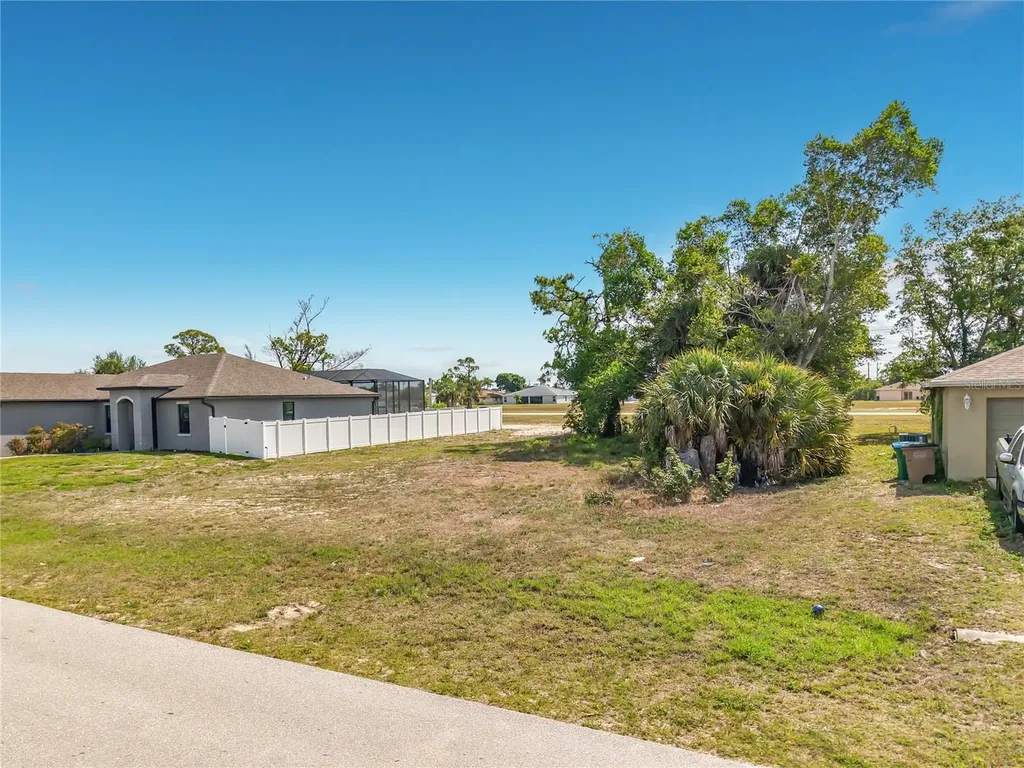 1305 SW 8th Place Cape Coral FL 33991