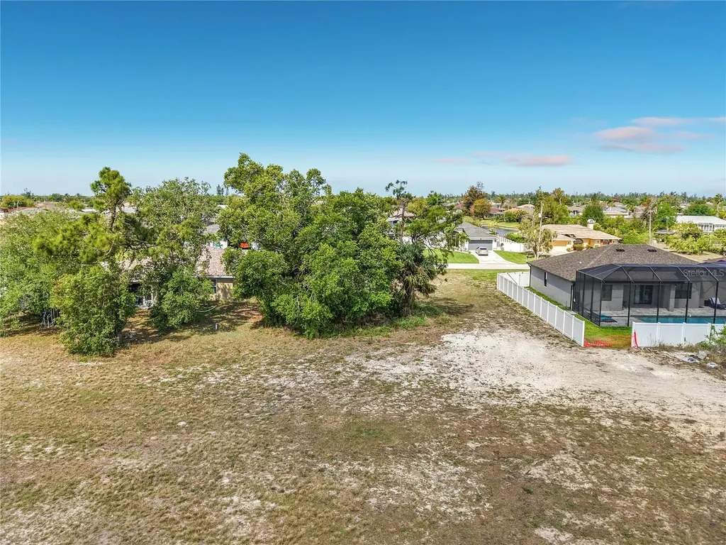 1305 SW 8th Place Cape Coral FL 33991