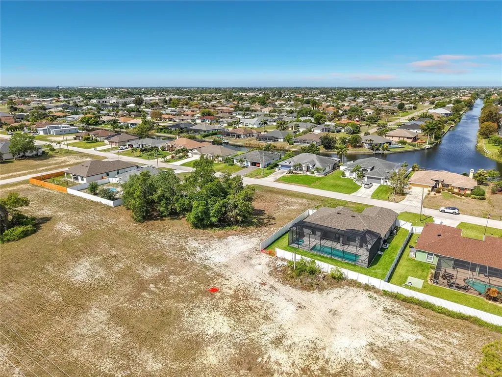 1305 SW 8th Place Cape Coral FL 33991