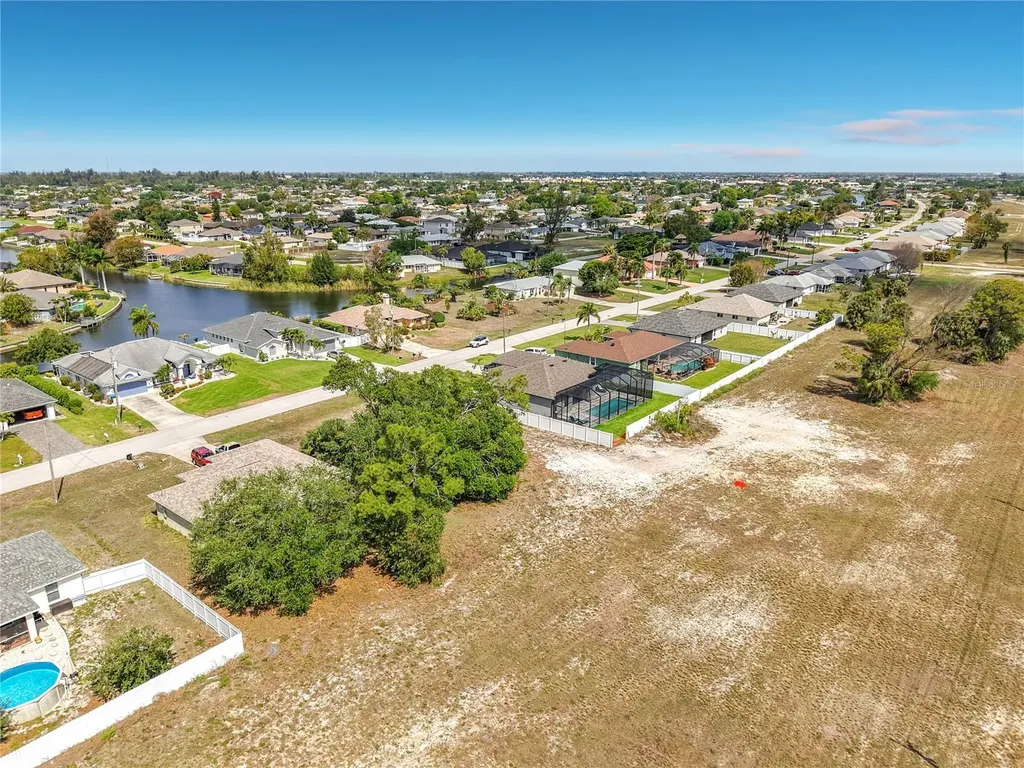 1305 SW 8th Place Cape Coral FL 33991