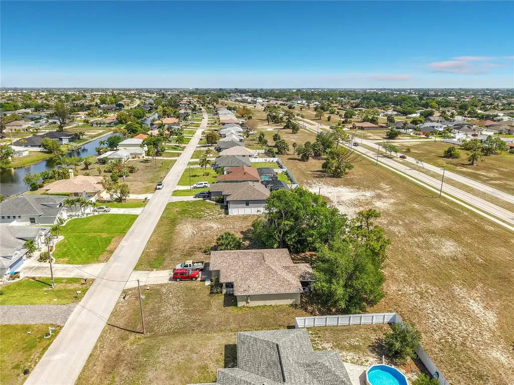 1305 SW 8th Place Cape Coral FL 33991