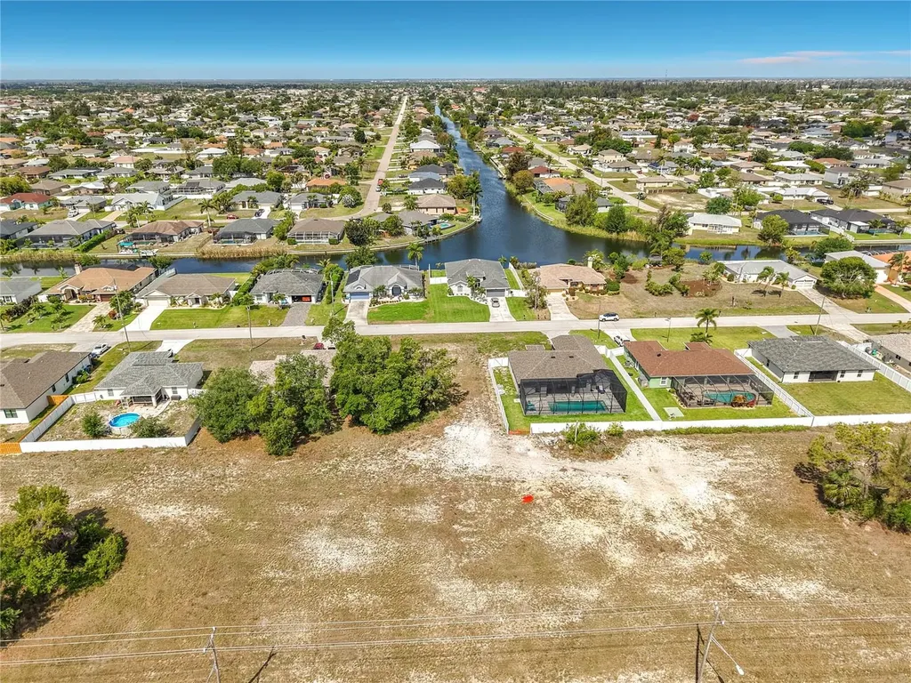 1305 SW 8th Place Cape Coral FL 33991