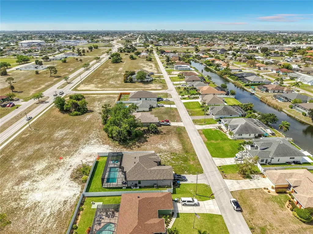 1305 SW 8th Place Cape Coral FL 33991