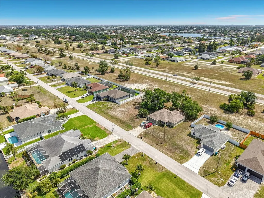 1305 SW 8th Place Cape Coral FL 33991