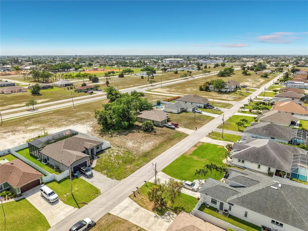 1305 SW 8th Place Cape Coral FL 33991