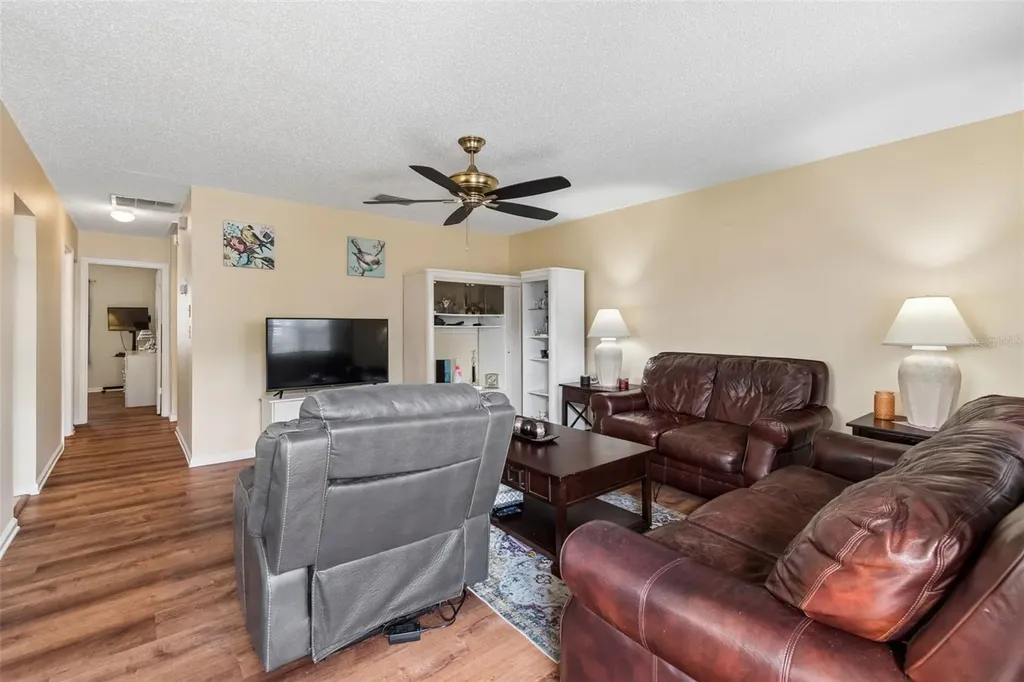 1904 Canterbury Lane Sun City Center FL 33573