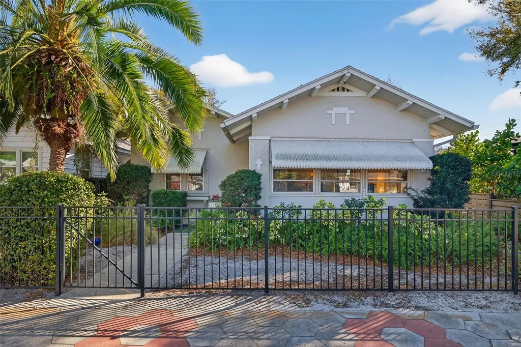 1138 23rd Avenue N St Petersburg FL 33704