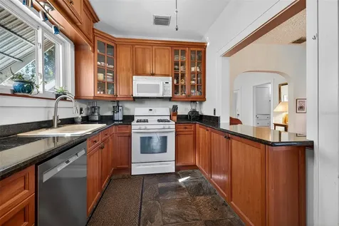 1138 23rd Avenue N St Petersburg FL 33704
