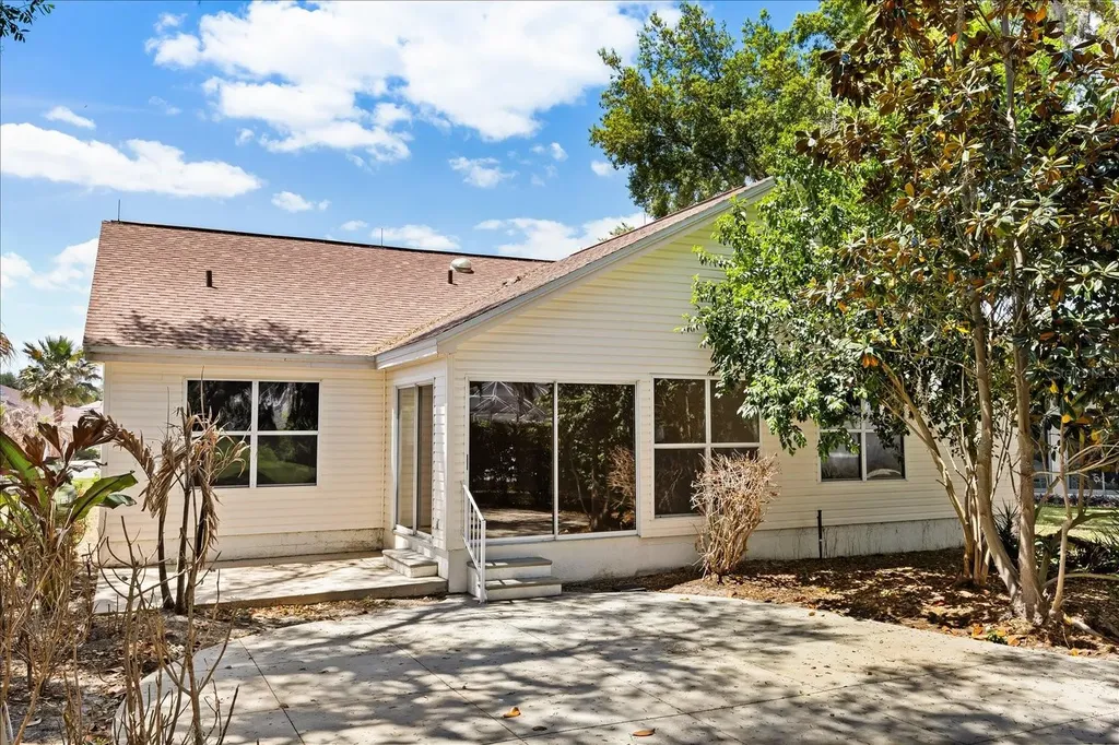 501 Herrera Court The Villages FL 32159