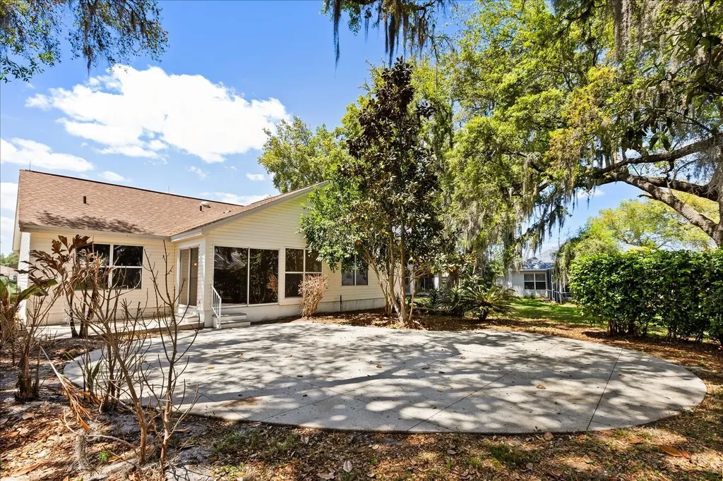 501 Herrera Court The Villages FL 32159