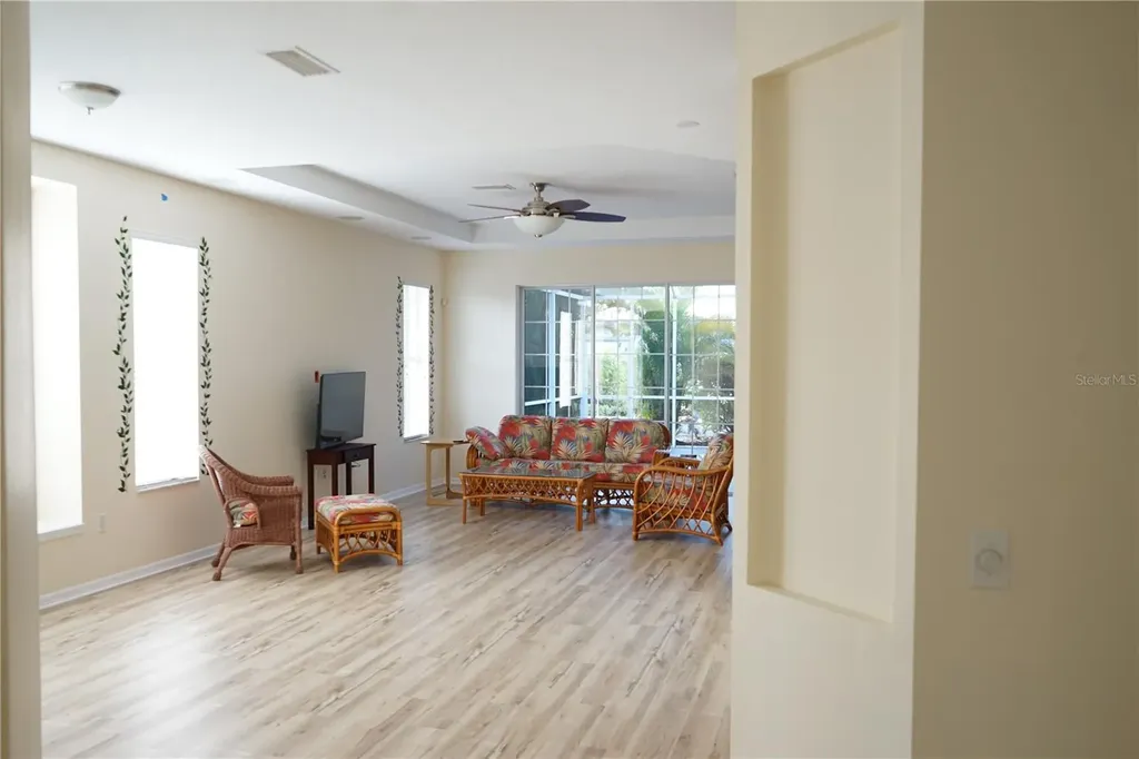 201 Sunset Crest Court Apollo Beach FL 33572