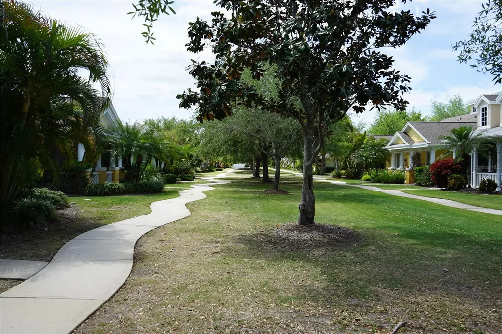 201 Sunset Crest Court Apollo Beach FL 33572
