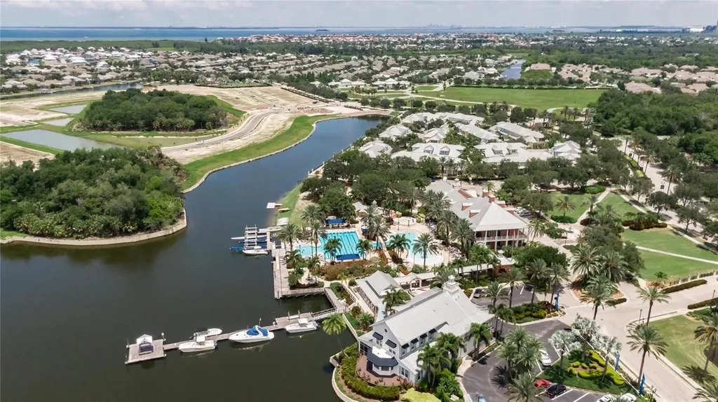 201 Sunset Crest Court Apollo Beach FL 33572