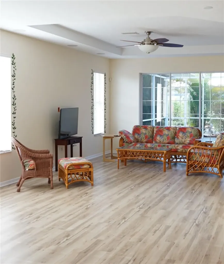 201 Sunset Crest Court Apollo Beach FL 33572