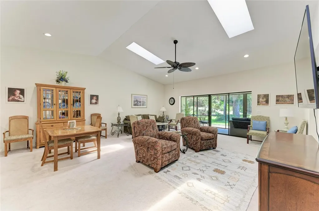 3946 Wilshire Circle E Sarasota FL 34238