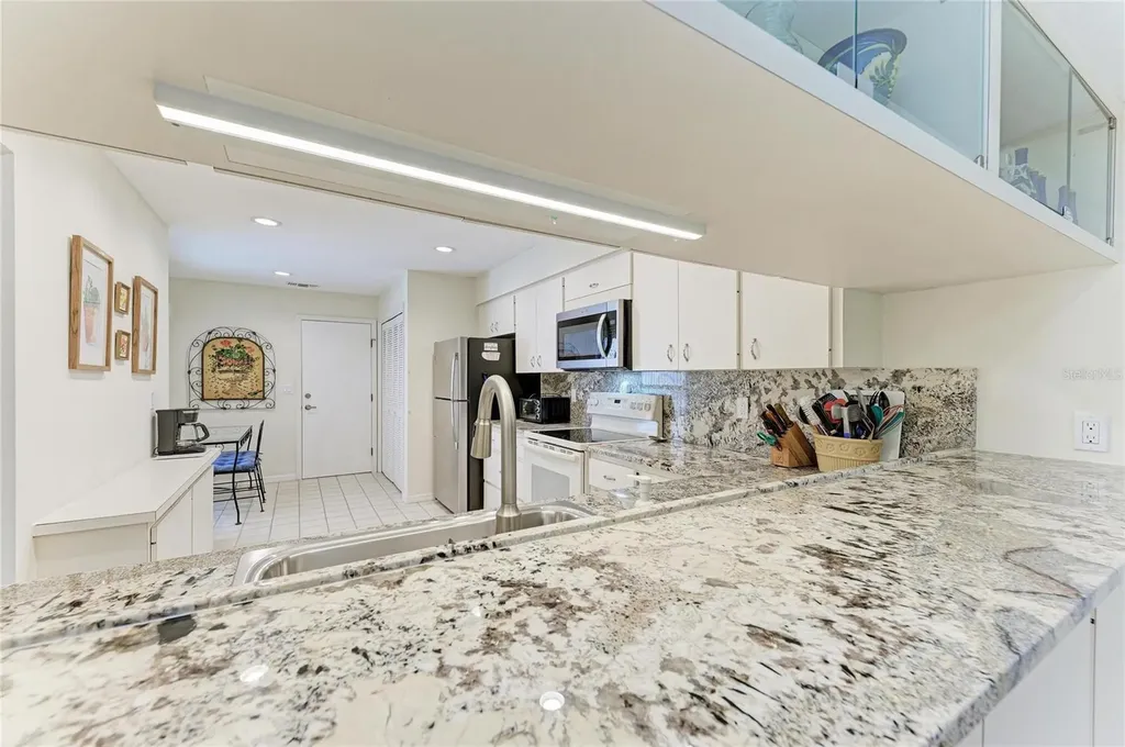 3946 Wilshire Circle E Sarasota FL 34238
