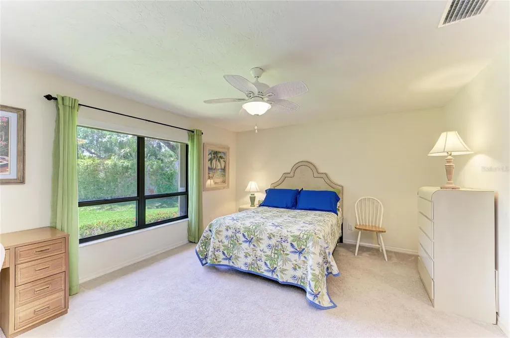 3946 Wilshire Circle E Sarasota FL 34238