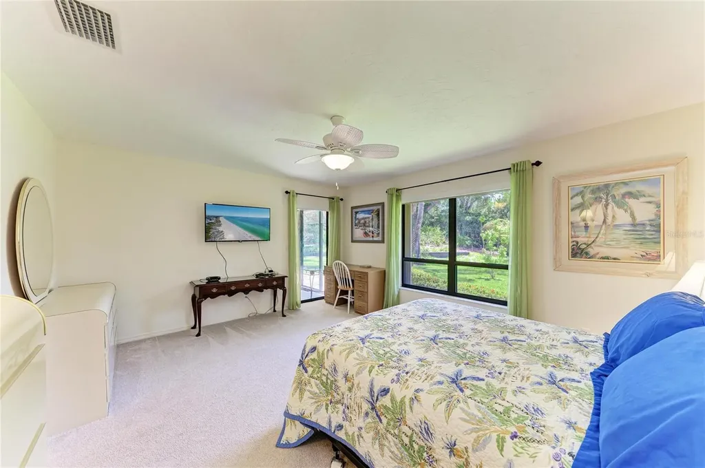 3946 Wilshire Circle E Sarasota FL 34238