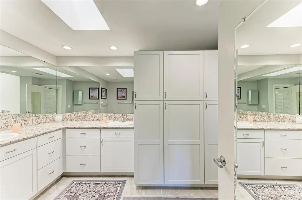 3946 Wilshire Circle E Sarasota FL 34238